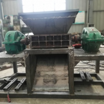 河南鞏義煜鑫高效率廢舊金屬撕碎機(jī) 廢物回收再利用設(shè)備