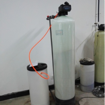 周口5噸軟化水設(shè)備 鍋爐水處理設(shè)備 全自動(dòng)軟水器 軟水過(guò)濾裝置