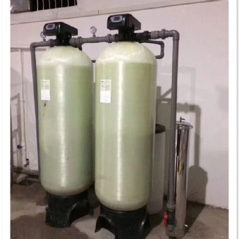 濮陽(yáng)0.5噸-10噸軟化水設(shè)備 除垢設(shè)備 家用軟水機(jī) 軟化樹(shù)脂罐價(jià)格