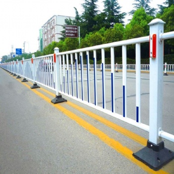 鄭州廠家批發(fā)馬路公路護(hù)欄京式市政護(hù)欄交通道路護(hù)欄隔離欄防撞欄工程