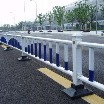 洛陽市政護(hù)欄交通護(hù)欄道路中央隔離護(hù)欄城市交通設(shè)施配件市政護(hù)欄底座