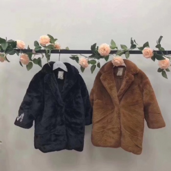 廣州開心e百品牌童裝折扣尾貨批發，巴拉巴拉 迪士尼 小豬班納等**童裝折扣批發
