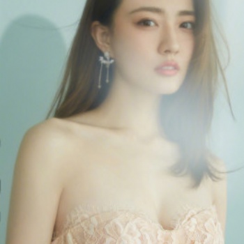 徐璐翻包價(jià)格徐璐小紅書價(jià)格徐璐VOLG視頻植入價(jià)格