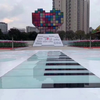 暖場音樂互動道具網(wǎng)紅地板鋼琴出租出售