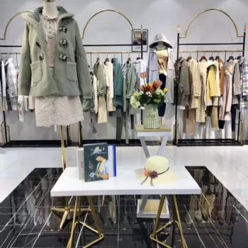 廣州品牌折女裝認(rèn)同品牌19新款自由浪漫復(fù)古女裝尾貨庫存一手供應(yīng)