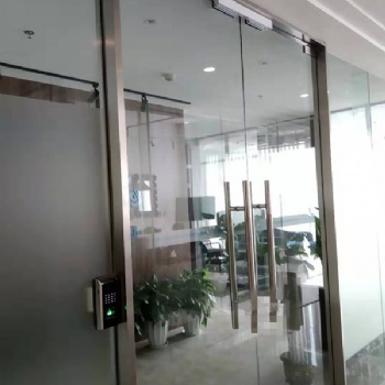 重慶市辦公室手動玻璃門磁力鎖指紋機(jī)安裝門禁系統(tǒng)安裝