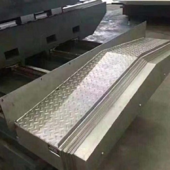 機(jī)床附件鋼板機(jī)床導(dǎo)軌式防護(hù)罩