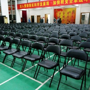 皮面折疊椅租賃婚慶椅租賃牛角椅租賃全身鏡租賃沙發(fā)租賃