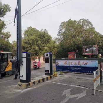 東營道閘廠家|東營小區(qū)自動(dòng)【車牌識(shí)別安裝】小區(qū)自動(dòng)起落桿|昱為智能科技有限公司提供
