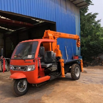 廠家供應(yīng)山西自制三輪隨車(chē)吊