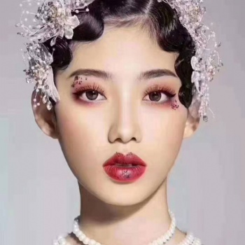 學(xué)化妝美甲紋繡美容美睫到玲麗技術(shù)學(xué)校