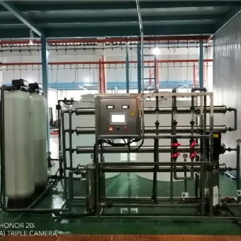 太倉純水設備,礦泉水廠,飲料行業(yè)用水,玻璃清洗設備