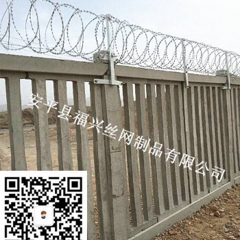 墻頂防盜網(wǎng)@青島墻頂防盜網(wǎng)@墻頂防盜網(wǎng)價格