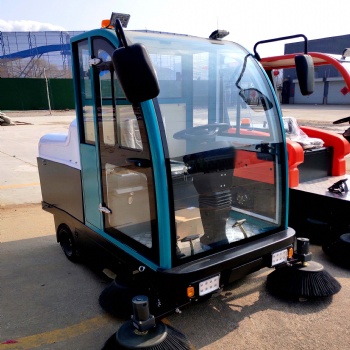 沃爾諾森大型停車場垃圾清掃機(jī)車半封閉駕駛式掃地機(jī)廠區(qū)
