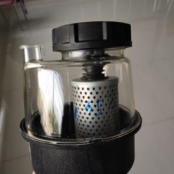 動力轉(zhuǎn)向油壺，油罐，油杯，底座焊接，焊接尼龍