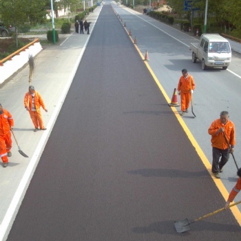 道路養(yǎng)護(hù)施工纖維微表處技術(shù)