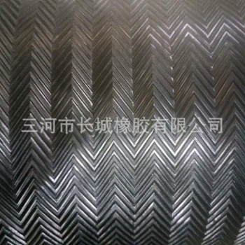廠家定制各種規(guī)格橡膠板，防滑板