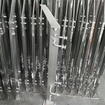 304不銹鋼玻璃陽臺護(hù)欄廠家