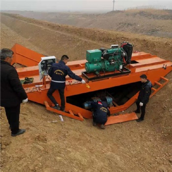 農(nóng)田排灌水渠成型機(jī) 高速邊溝渠道滑膜機(jī) 混凝土襯砌機(jī)