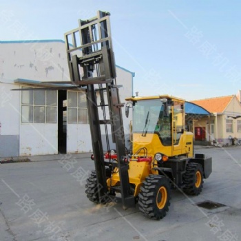 供應(yīng)四驅(qū)前移式越野叉車 多功能起重內(nèi)燃柴油叉車 搬運(yùn)裝卸車
