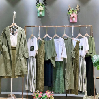 深圳高端設(shè)計(jì)師品牌芮瑪折扣服裝批發(fā)市場 商場專柜尾貨批發(fā)