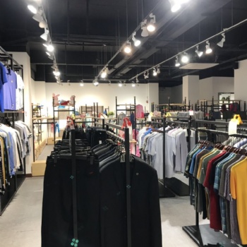 運動品牌庫存尾貨 運動服裝批發(fā) 品牌庫存尾貨批發(fā)源