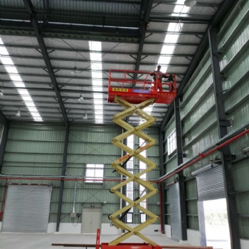 高空作業車租賃丨東莞剪刀液壓車升降作業平臺高空作業車自走剪叉式升降車