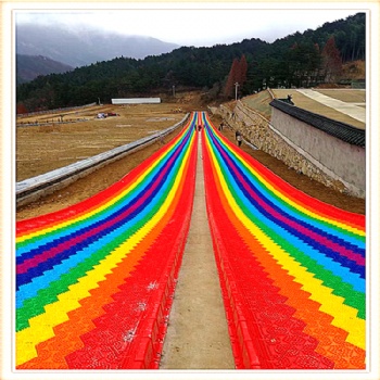 網(wǎng)紅戶外七彩滑道游樂項目 彩虹滑道廠家批發(fā)