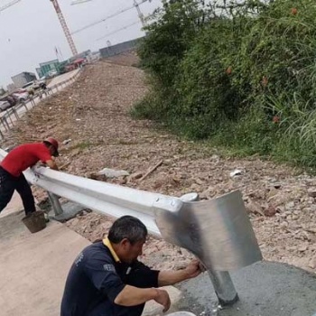 韶關(guān)波形防撞護欄端頭 盤山公路雙波護欄安裝