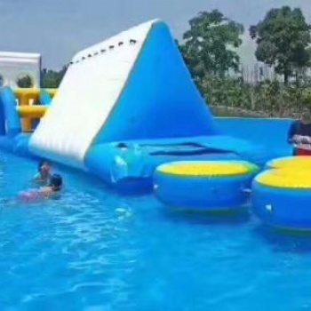 專業(yè)打在商業(yè)廣場地產(chǎn)慶典互動設(shè)備水上充氣水池設(shè)備租賃