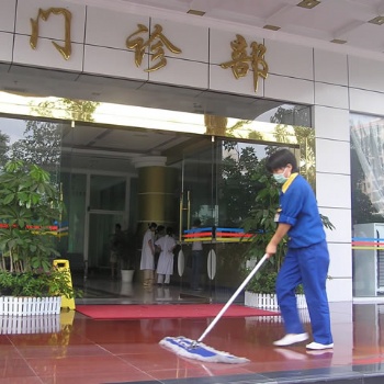美吉亞駐場(chǎng)保潔、酒店保潔、酒店廣告牌清洗、酒店地毯清洗