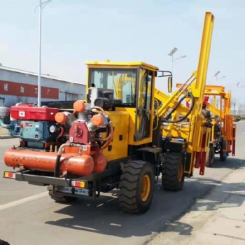 河南裝載機(jī)公路護(hù)欄打樁機(jī)圖片 公路護(hù)欄打樁機(jī) 護(hù)欄打樁機(jī)廠家