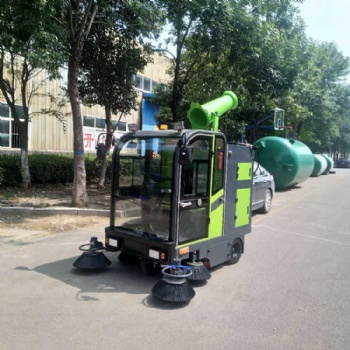 霧炮掃地車小型物業(yè)小區(qū)清潔清掃車 電動(dòng)掃地車駕駛式
