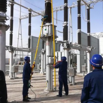 山西省K-786高壓電力設(shè)備帶電清掃機