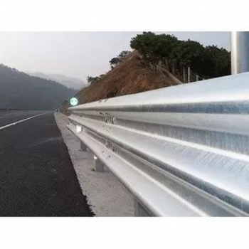 湖南襄陽(yáng)波形護(hù)欄包工包料