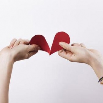 成都離婚房產(chǎn)律師談民法典中個人進行婚前財產(chǎn)公證