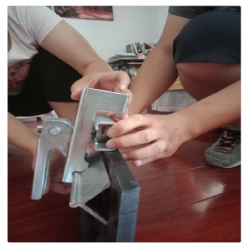 夾持器夾子 導料槽夾持器 鍍鋅夾持器 不銹鋼夾持器 孤云獨去閑