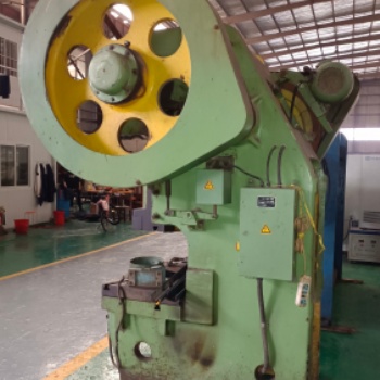 無錫二手機(jī)床回收公司 現(xiàn)貨出售80噸二手精品沖床一臺