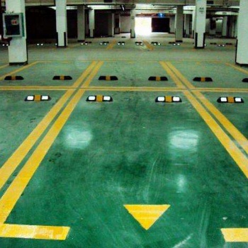 重慶地坪施工公司專業(yè)地坪施工 停車位劃線