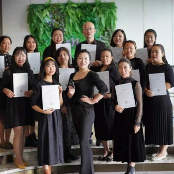 國內(nèi)花藝師培訓班學校教花店怎樣做好活動方案線上運營策劃？和經(jīng)營管理狀況以及成本預算測算