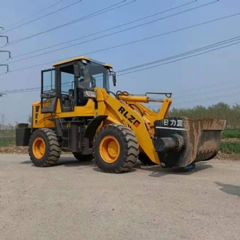 四驅(qū)混凝土攪拌斗自動上水裝載機