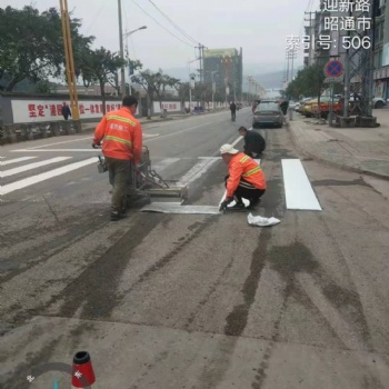 新鄭熱熔劃線，道路劃線，路標指示牌，交通設(shè)施，瀝青改色與攤鋪，環(huán)氧地坪自流平，金剛砂地坪，透水地坪