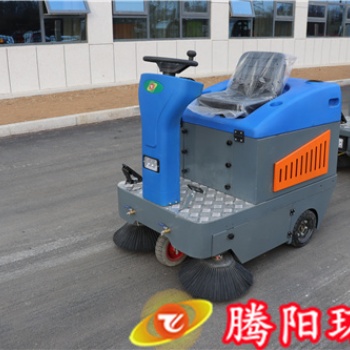 騰陽(yáng)小型駕駛式掃地車(chē)使用范圍和特點(diǎn)