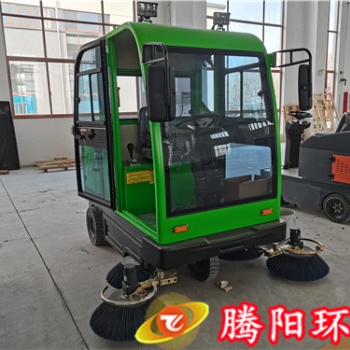 騰陽(yáng)1900駕駛式掃地車(chē)質(zhì)量?jī)?yōu)勢(shì)與配置