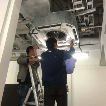 閔行區(qū)莘莊莘松路空調(diào)加藥水，柜機空調(diào)維修，跳閘、漏水維修