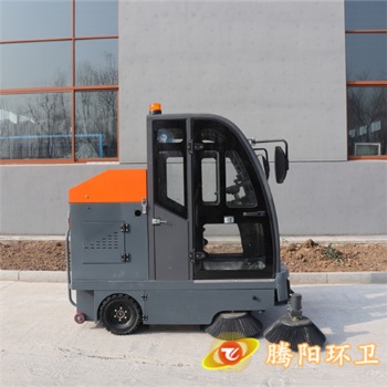 景區(qū)公園使用騰陽電動掃地車的效果