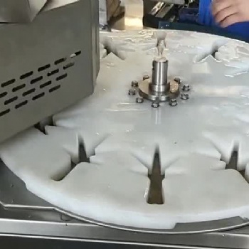 重慶鳳爪分割機(jī)器設(shè)備價(jià)格工作效率高等特點(diǎn)? 諸城五洲機(jī)械