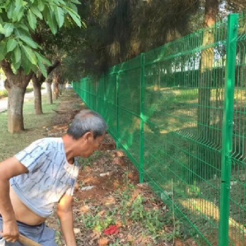 城市交通圍欄網現(xiàn)貨 惠州雙邊絲圍網 東莞路側防護網