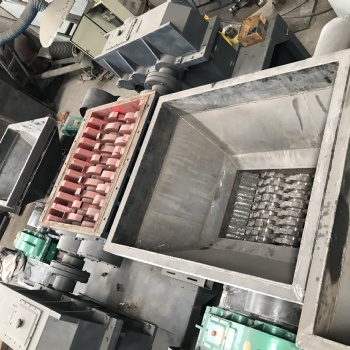 大型雙軸撕碎機，大型雙軸撕碎機價格，雙軸撕碎機生產(chǎn)廠家