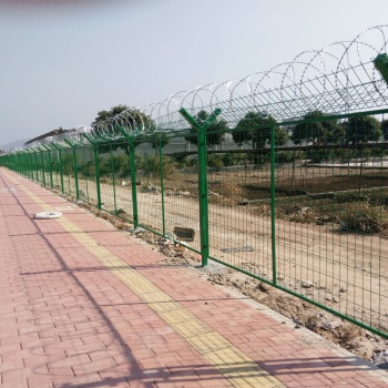 中山公路市政護欄網 珠海景區(qū)鋼絲網現(xiàn)貨 廣州路中圍欄